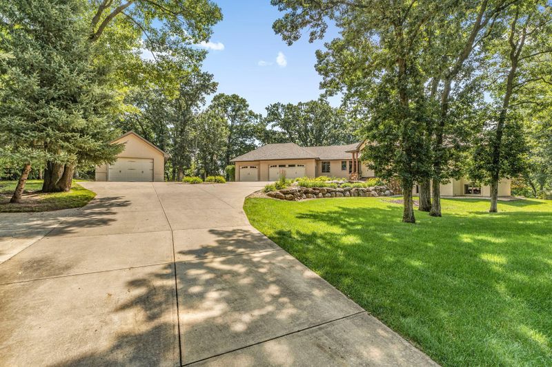 22168 Timberland Ct, Saint Augusta, MN 55320