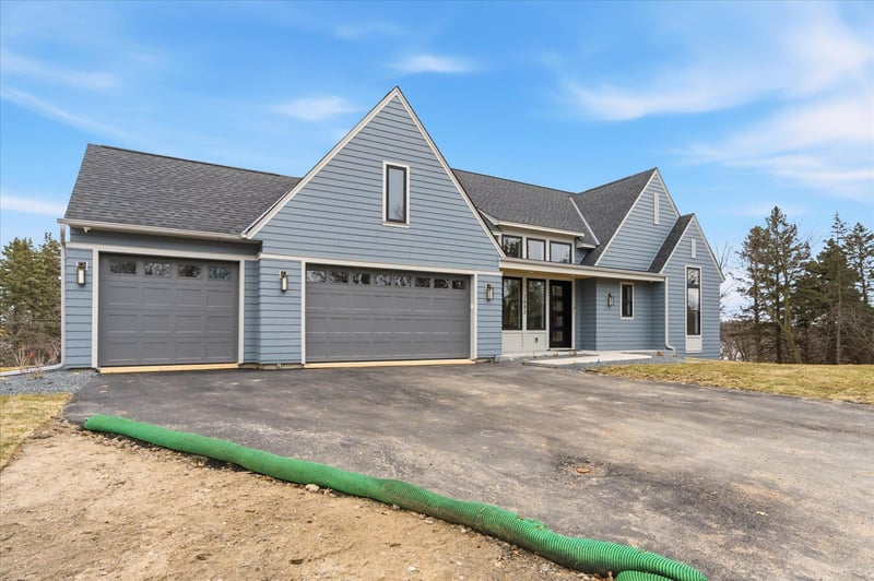 2682 Lakeview Ct, Little Canada, MN 55117