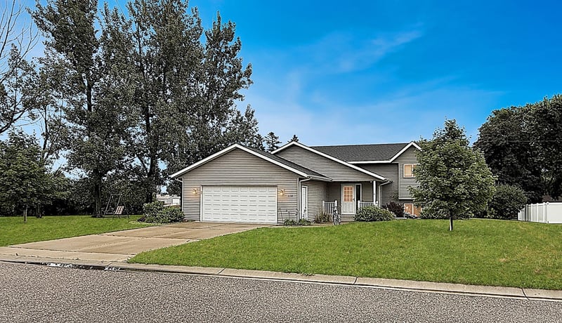 310 4th St SW, Clara City, MN 56222