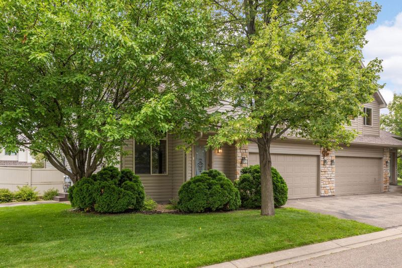 1667 Chadum Ln, Shakopee, MN 55379