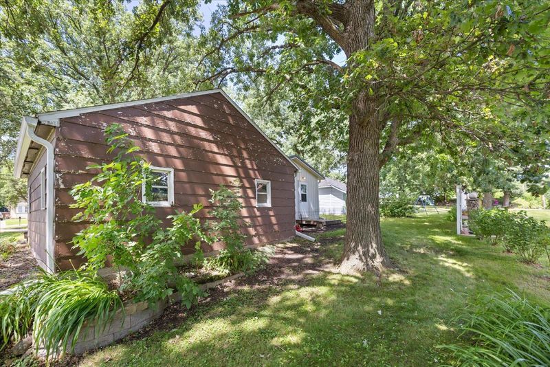 235 2nd Ave NE, Milaca, MN 56353