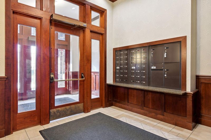 80 Western Ave N #103, Saint Paul, MN 55102