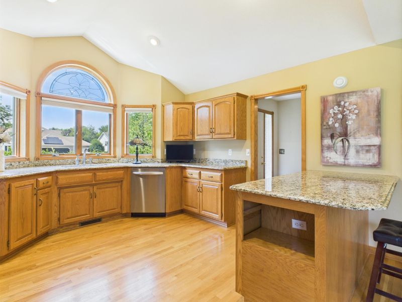 709 4th St NW, Forest Lake, MN 55025