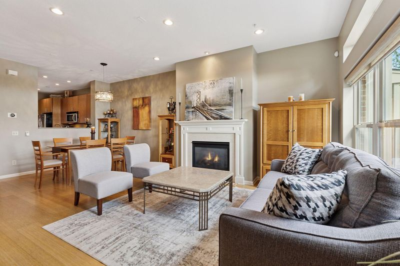 12274 Lakeview Dr N, Maple Grove, MN 55369