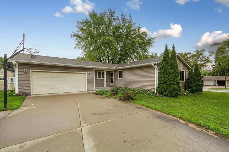 308 9th Ave NW, Waseca, MN 56093
