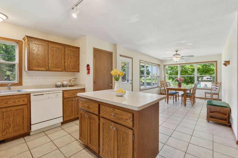 1850 Nevada Ave S, Saint Louis Park, MN 55426