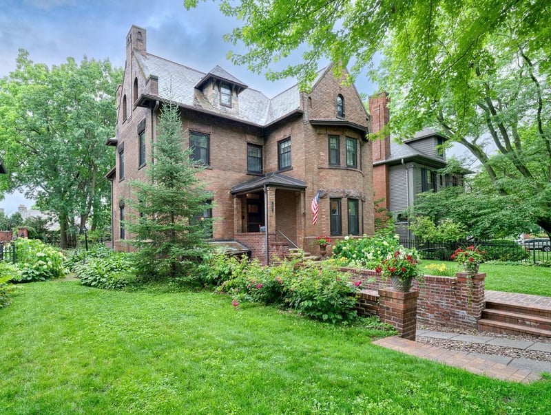 506 Grand Hill, Saint Paul, MN 55102