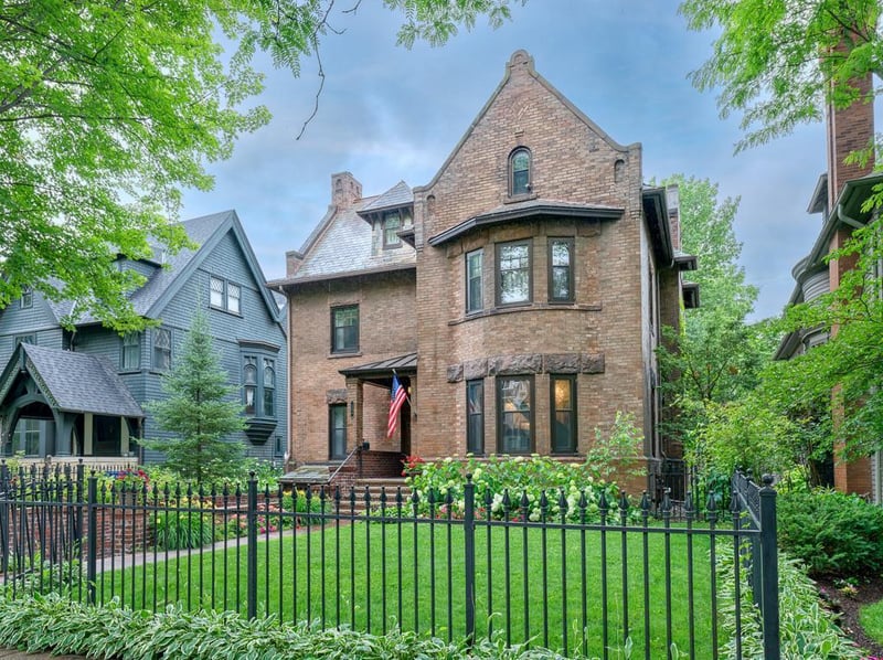 506 Grand Hill, Saint Paul, MN 55102