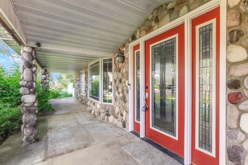 8055 Buchanan St NE, Spring Lake Park, MN 55432