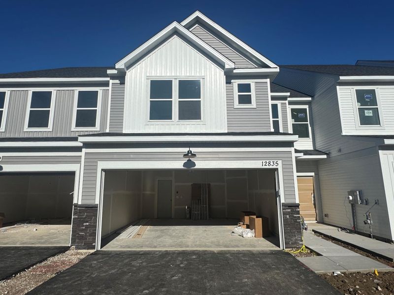 12835 Sawyer Ln, Rogers, MN 55374