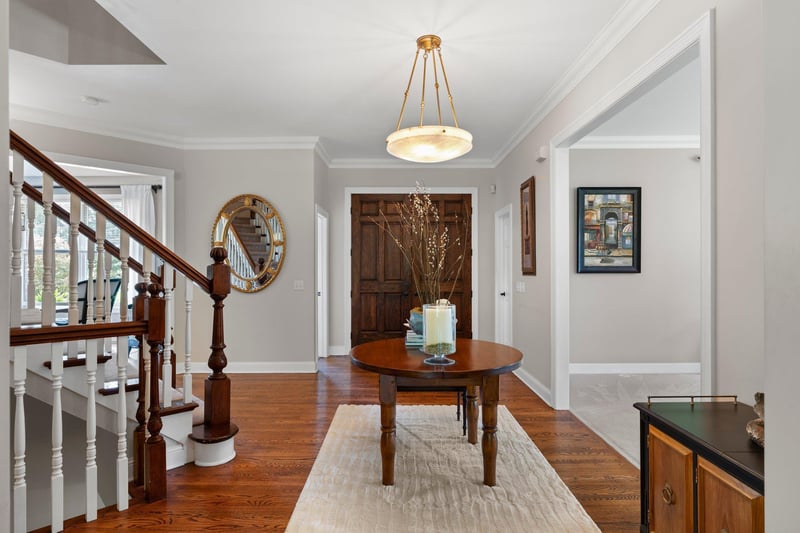 9921 Deerbrook Dr, Chanhassen, MN 55317