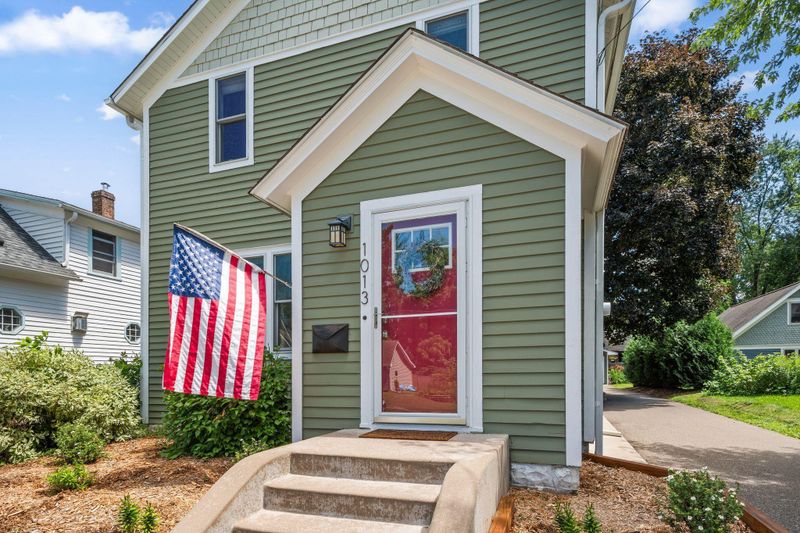 1013 7th St S, Stillwater, MN 55082
