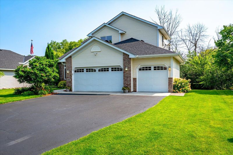 22085 Ethan Ave, Forest Lake, MN 55025