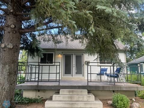 322 13th St N, Moorhead, MN 56560