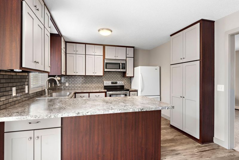 1805 W River St, Monticello, MN 55362