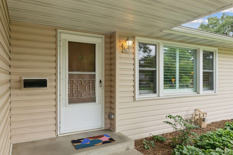 7005 Cedar Lake Rd S, Saint Louis Park, MN 55426