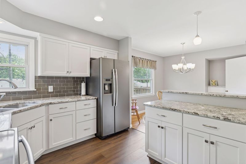 7005 Cedar Lake Rd S, Saint Louis Park, MN 55426