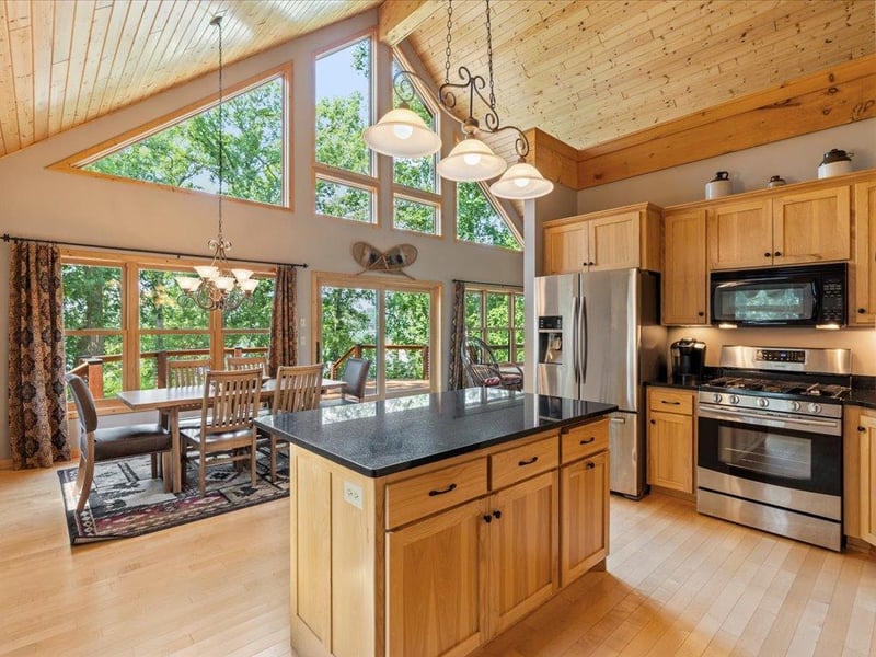 33811 Winnamakee Shores Rd, Pequot Lakes, MN 56472