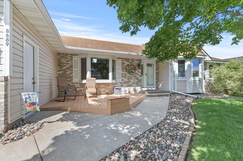 8689 Jenner Ln S, Cottage Grove, MN 55016