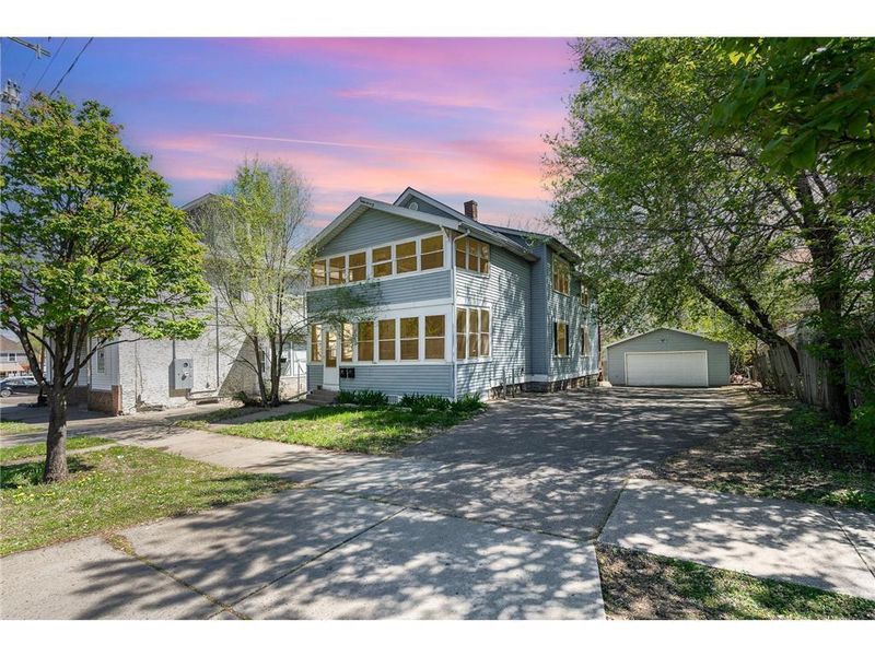 560 Stryker Ave, Saint Paul, MN 55107