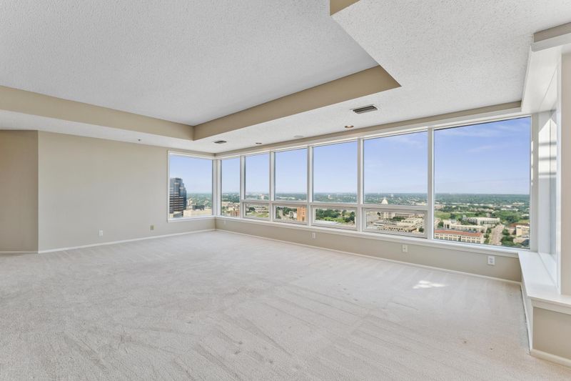 168 6th St E #4503, Saint Paul, MN 55101
