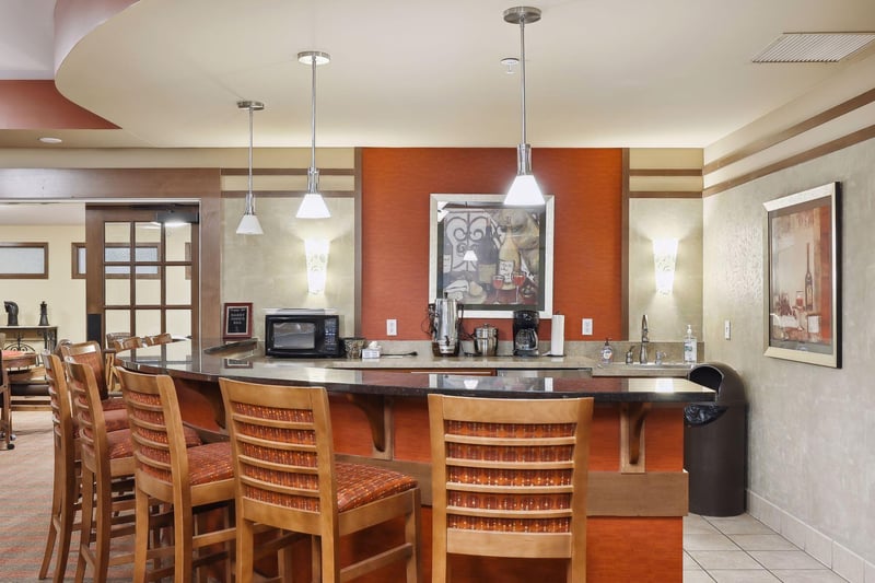 7100 Metro Blvd #401, Edina, MN 55439