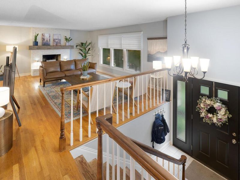 16303 Blenheim Way, Minnetonka, MN 55345