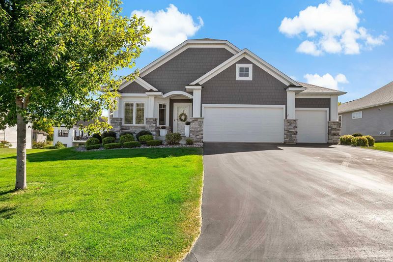4354 Ginger Dr, Excelsior, MN 55331