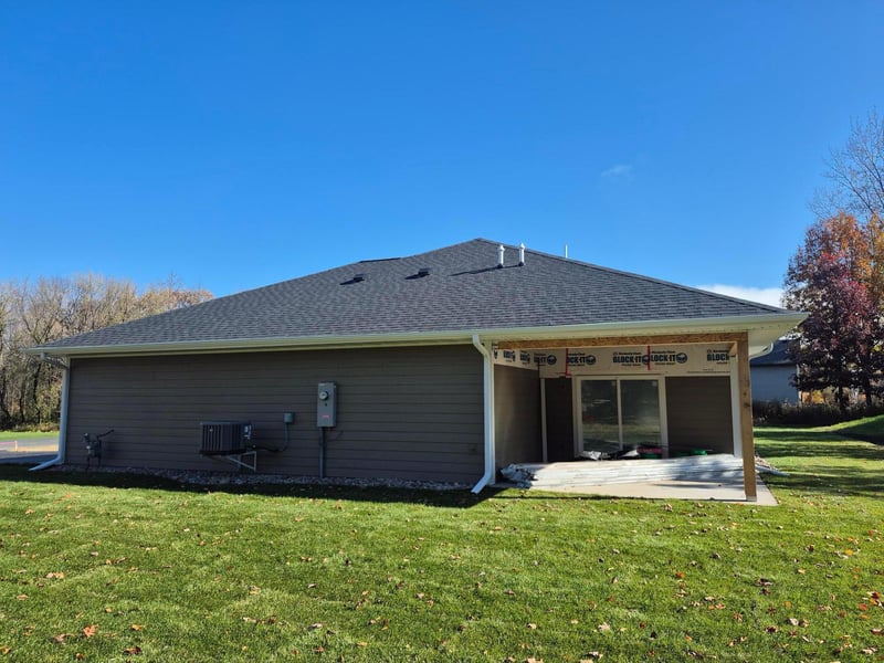 8109 257th St, Wyoming, MN 55092