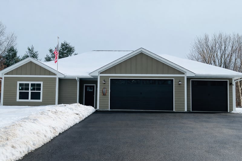 8109 257th St, Wyoming, MN 55092