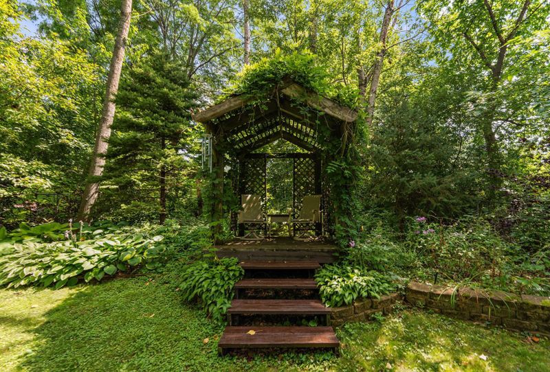 868 Westview Dr, Shoreview, MN 55126