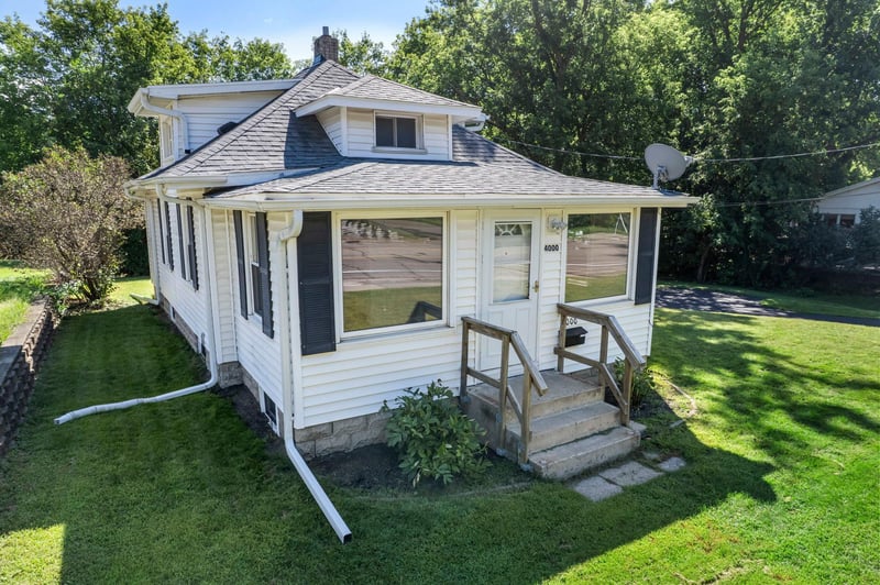 4000 Douglas Dr N, Crystal, MN 55422