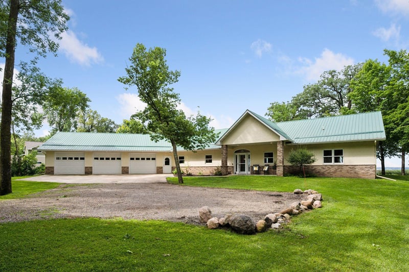 11599 Kramer Ave NW, Annandale, MN 55302
