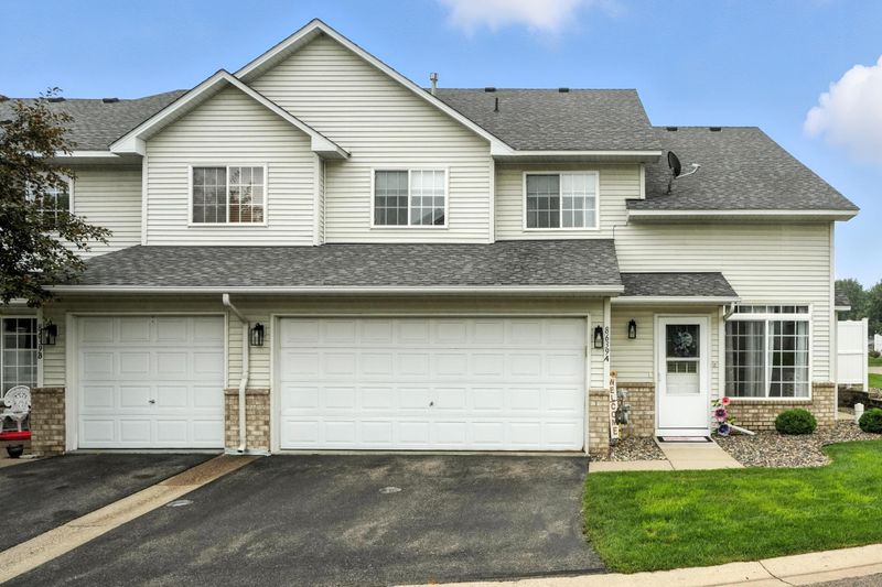 8639 Quarry Ridge Ln #A, Woodbury, MN 55125