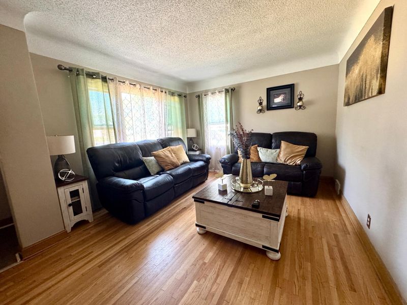 1464 Upper Afton Rd, Saint Paul, MN 55106