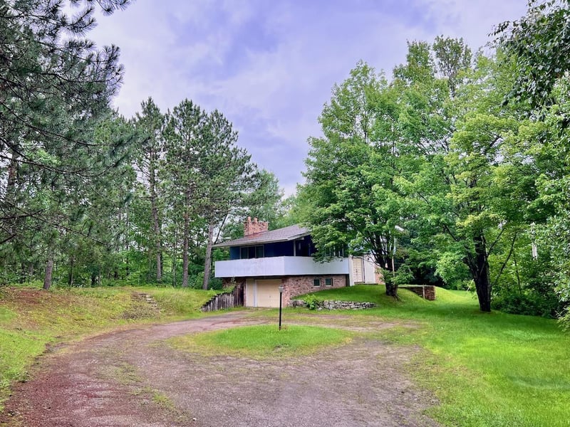 6647 Shady Pines Dr, Virginia, MN 55792