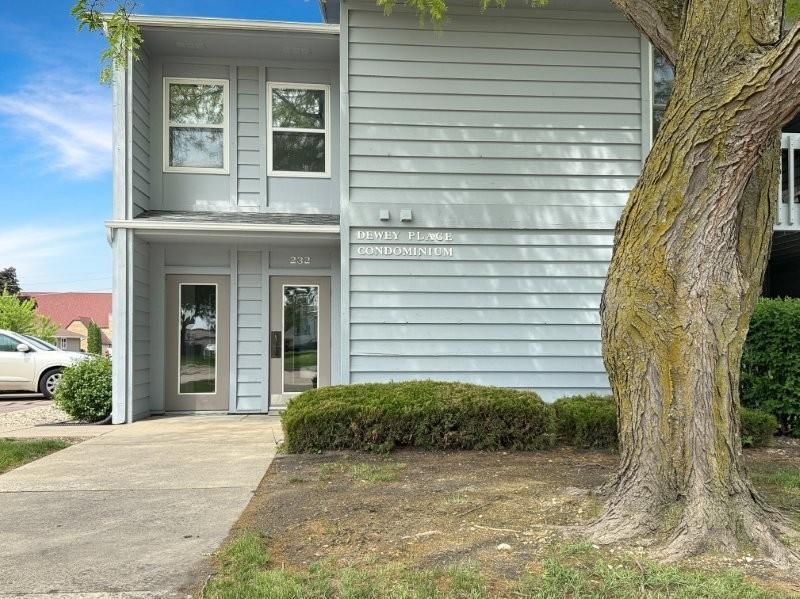 232 S Dewey St #105, Fairmont, MN 56031