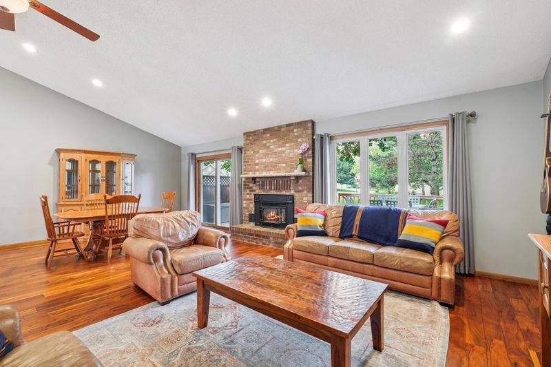 8613 Penn Ave N, Brooklyn Park, MN 55443