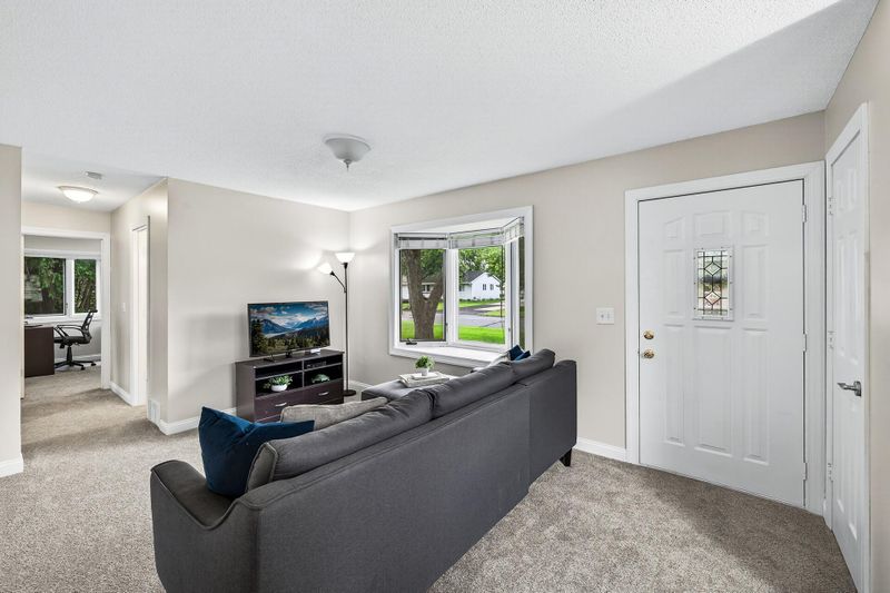 660 110th Ave NE, Blaine, MN 55434