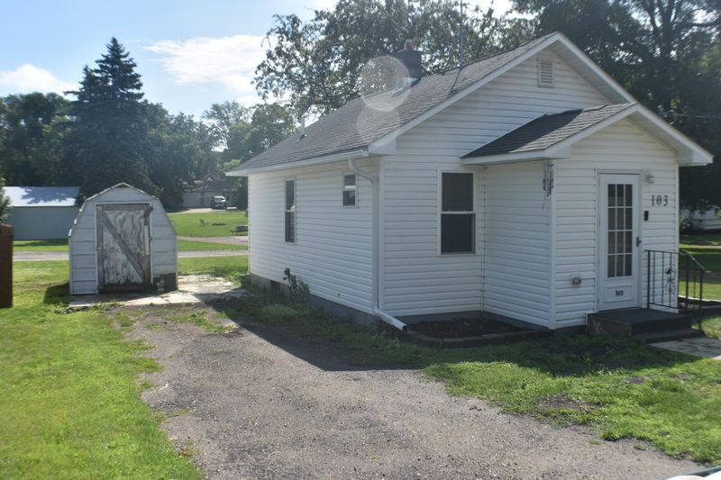 103 5th Ave E, Osakis, MN 56360