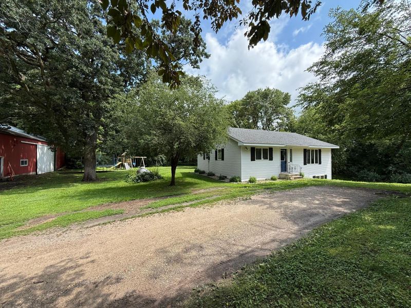 71462 Us Highway 12, Dassel, MN 55325