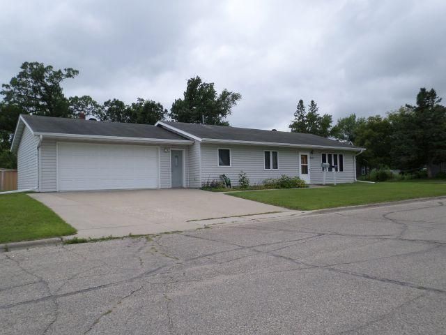 202 Kendall Ave S, Thief River Falls, MN 56701