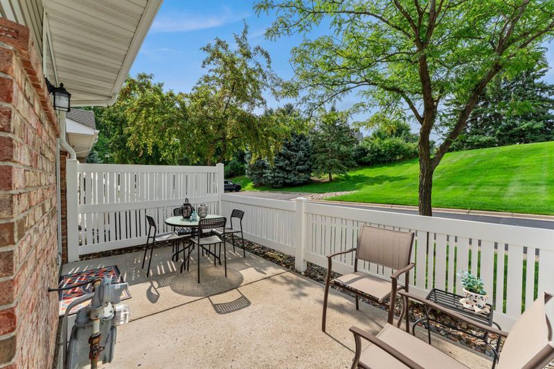 3683 Vermilion Ct N, Eagan, MN 55122