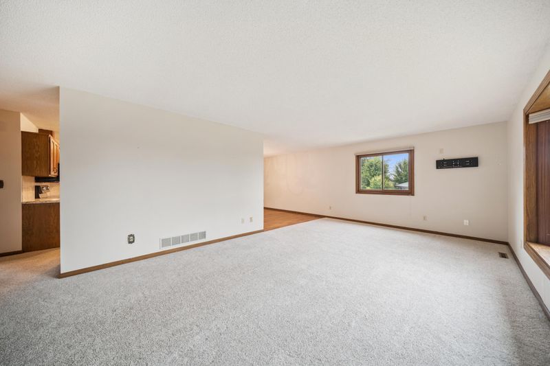 4403 Manor View Dr NW, Rochester, MN 55901