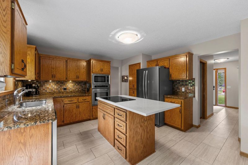 5900 W 134th St, Savage, MN 55378
