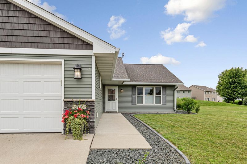209 Cypress Dr, Mankato, MN 56001