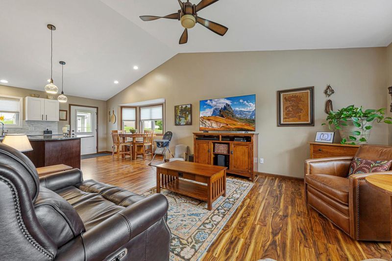 209 Cypress Dr, Mankato, MN 56001