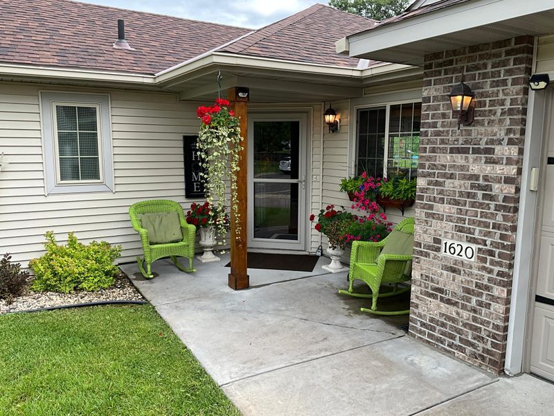 1620 Dale St, Saint Joseph, MN 56374