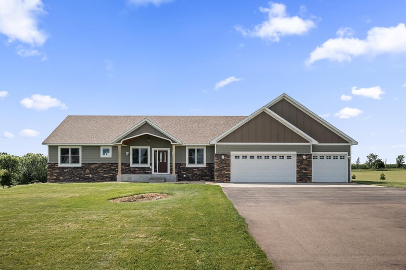 N5483 1206th St, Prescott, WI 54021