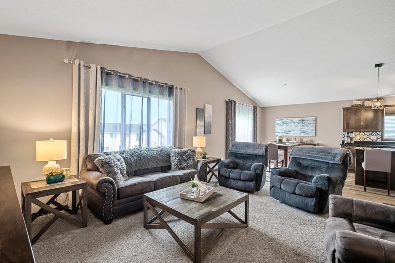 411 Eagle St NW, Isanti, MN 55040